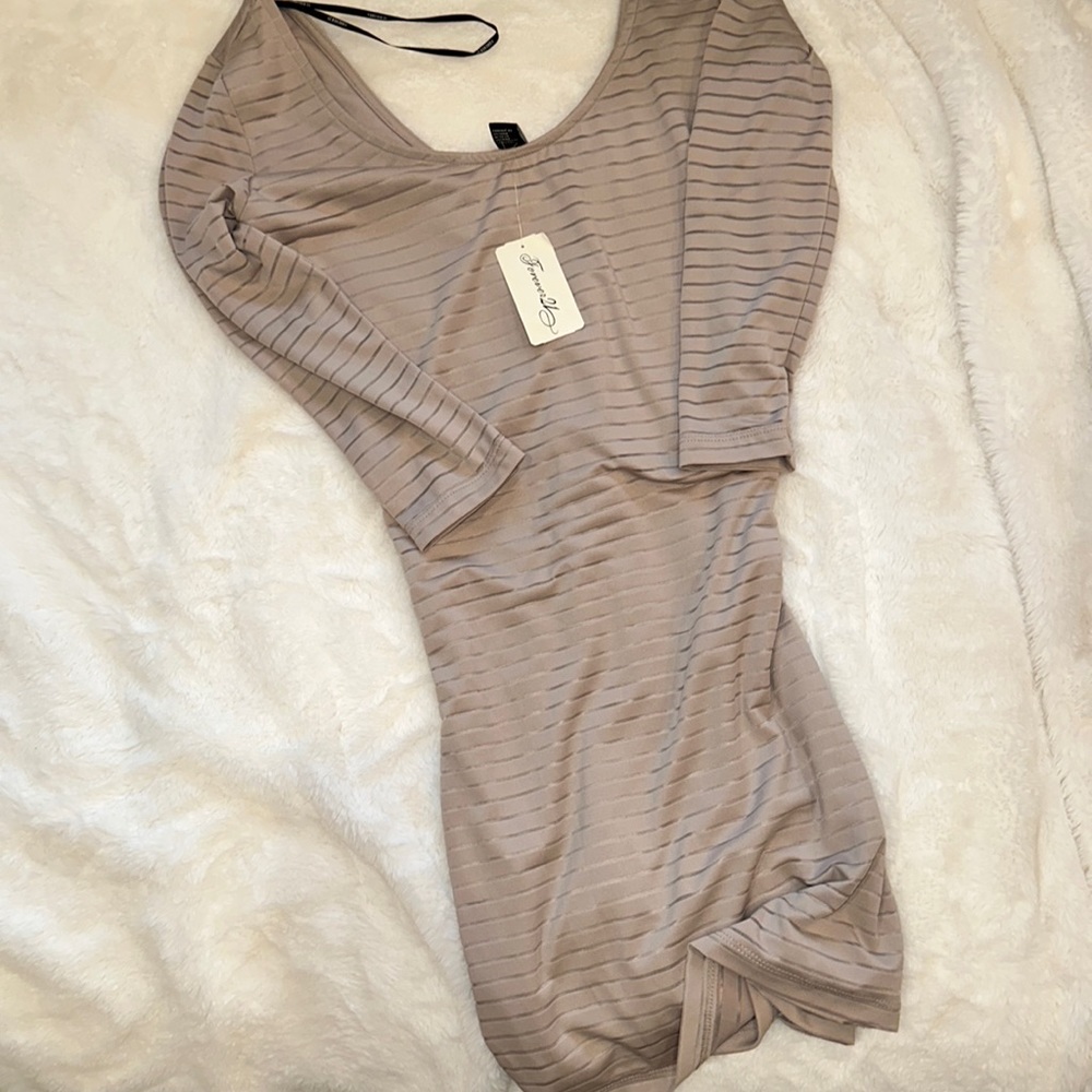 NWT FOREVER 21 DRESS